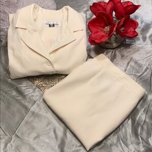 🌹VINTAGE Norton McNaughton • Cream 2 Piece Skirt Suit